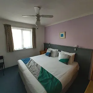 Hotel Oyo Lbh 132, Bournemouth